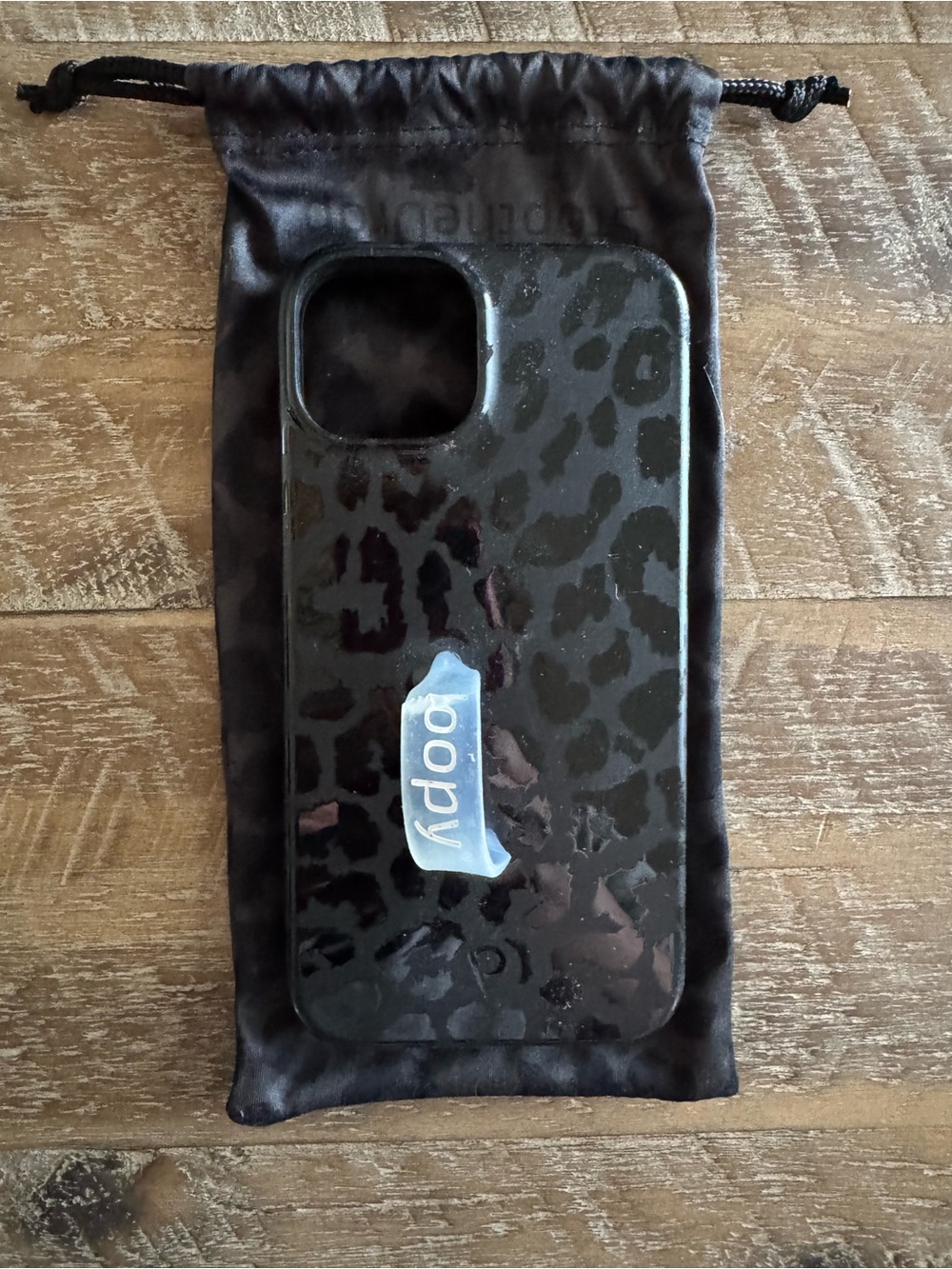 Loopy Original - iPhone 13 (6.1" Screen) -Midnight Leopard | Right